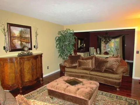 7237 Winchester Dr, Solon, OH 44139 photo 4
