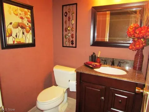 7237 Winchester Dr, Solon, OH 44139 photo 9