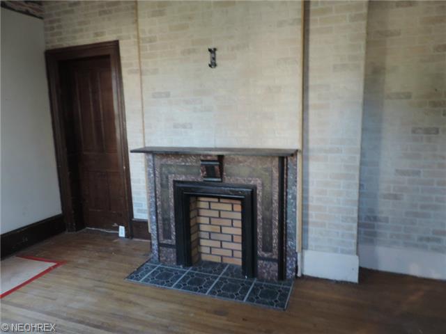 117 Spring Ave, Clyde, OH 43410 photo 3