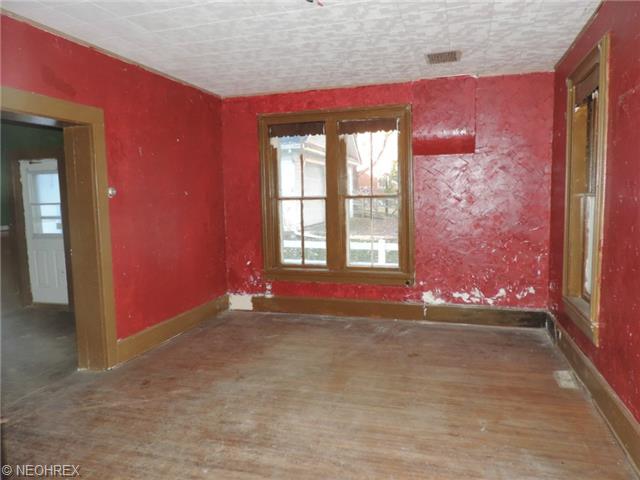 117 Spring Ave, Clyde, OH 43410 photo 4