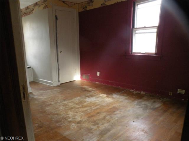 2507 Conrad Ave, Akron, OH 44314 photo 5