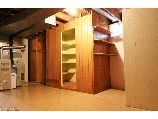 28706 Forest Rd, Eastlake, OH 44095 photo 15
