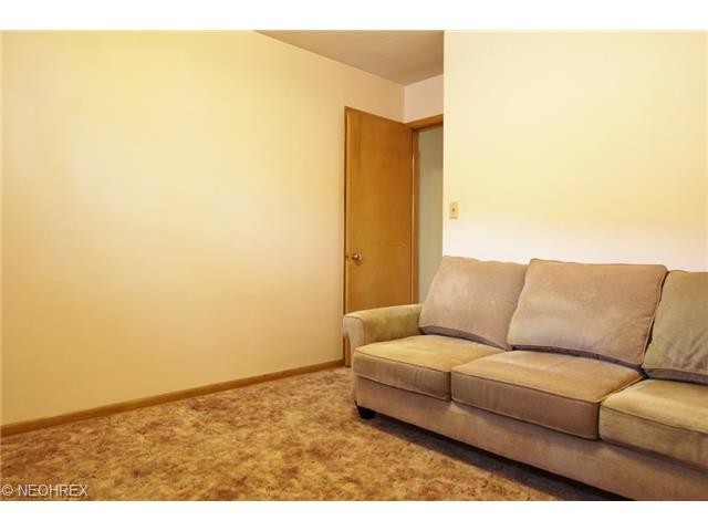 28706 Forest Rd, Eastlake, OH 44095 photo 13