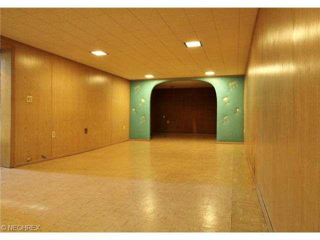 28706 Forest Rd, Eastlake, OH 44095 photo 14