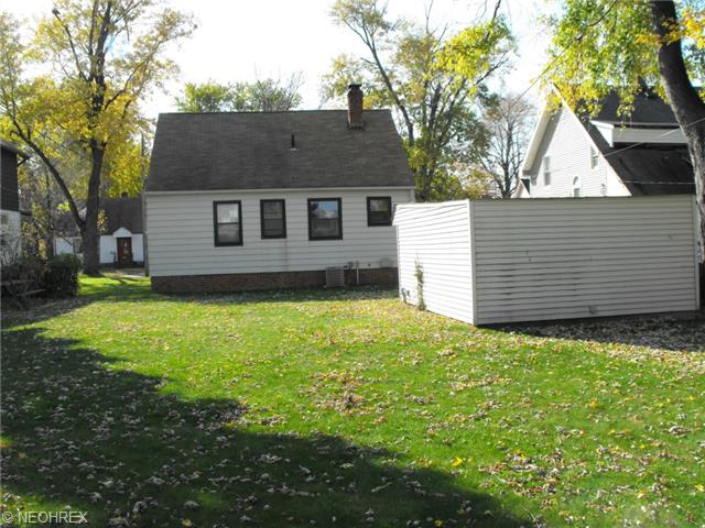 1419 Craneing Rd, Wickliffe, OH 44092 photo 7