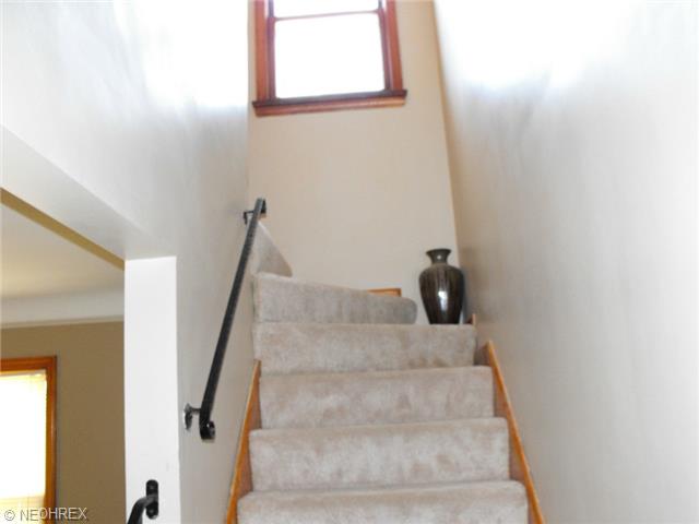1419 Craneing Rd, Wickliffe, OH 44092 photo 3