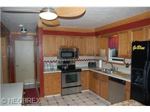 3035 Decamp Rd, Youngstown, OH 44511 photo 1