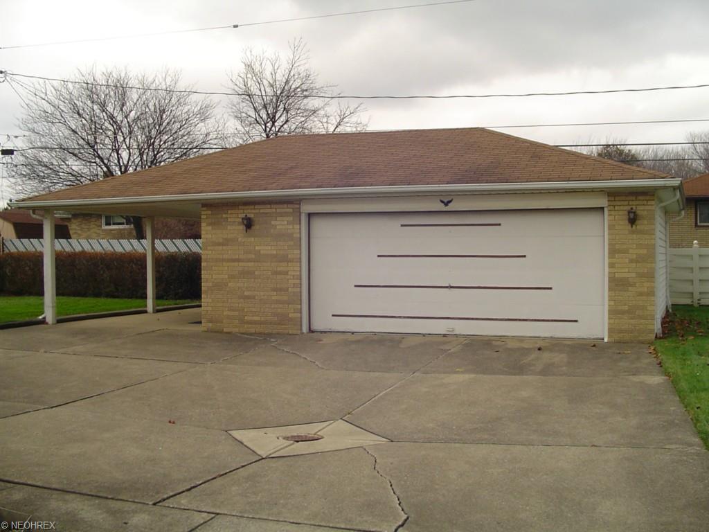 4822 Forest Edge Dr, Brooklyn, OH 44144 photo 3