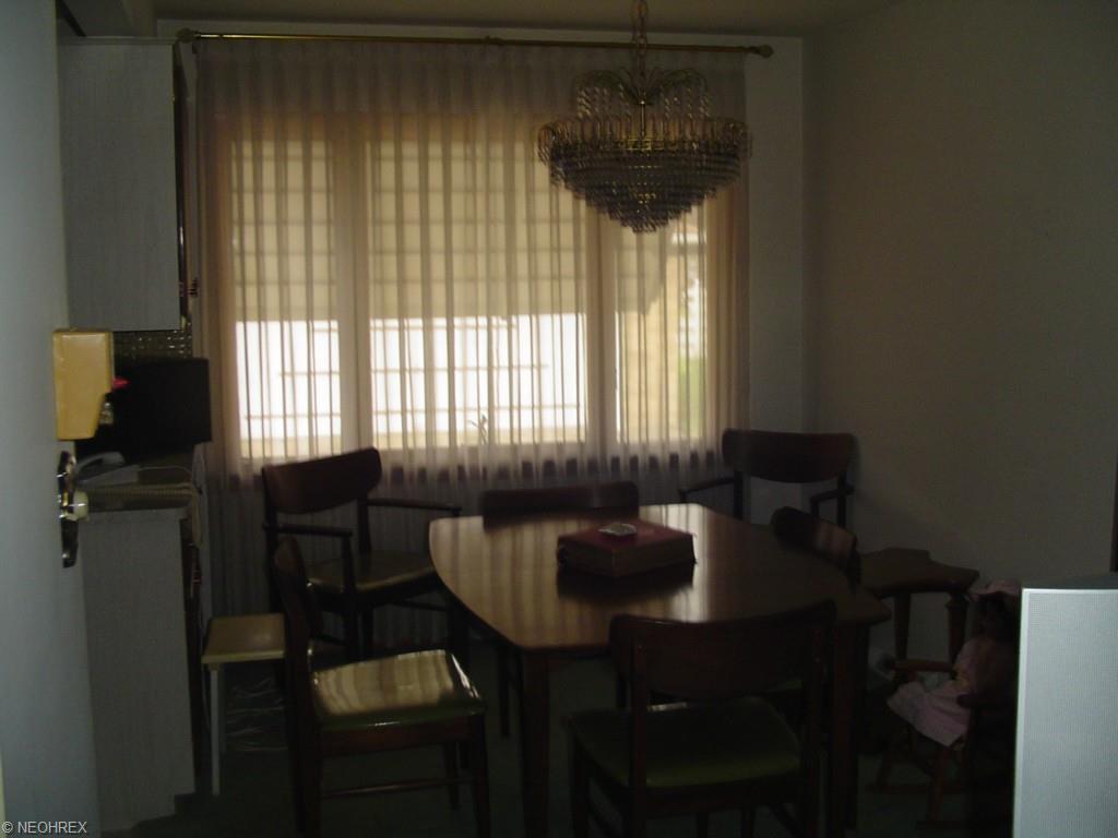 4822 Forest Edge Dr, Brooklyn, OH 44144 photo 4