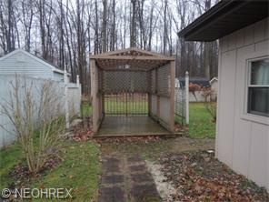 549 Pierce Dr, Youngstown, OH 44511 photo 4
