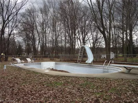 1919 Wingate Rd, Youngstown, OH 44514 photo 2