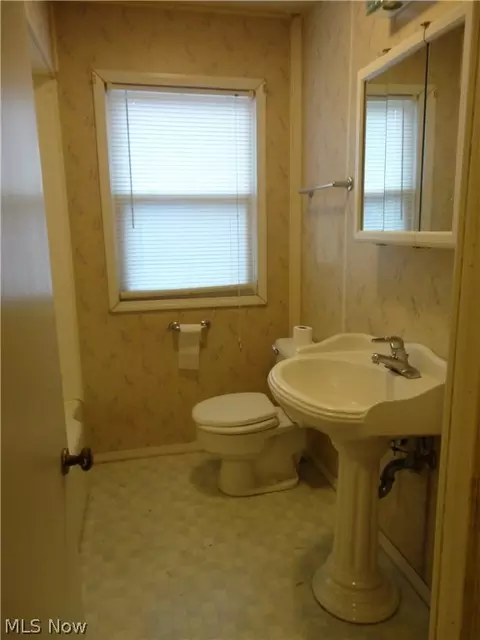 1919 Wingate Rd, Youngstown, OH 44514 photo 9