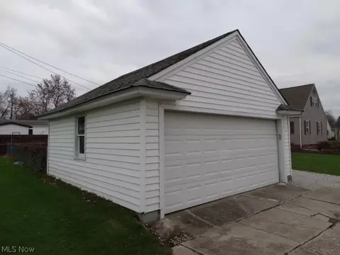 3206 Latimer Ave, Ashtabula, OH 44004 photo 5