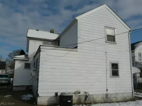 2526 E 33rd St, Lorain, OH 44055 photo 4