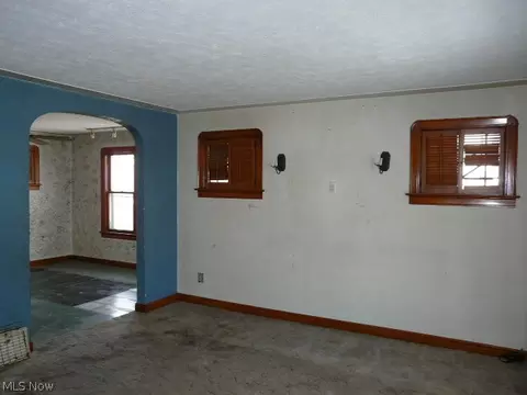 2526 E 33rd St, Lorain, OH 44055 photo 5
