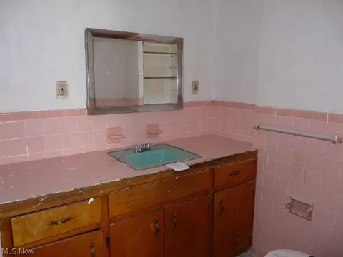 2526 E 33rd St, Lorain, OH 44055 photo 7