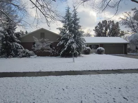 321 Hamilton Cir, Elyria, OH 44035 photo 1