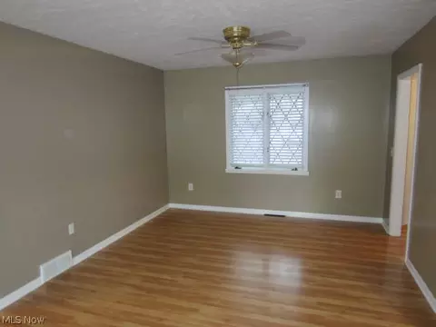 321 Hamilton Cir, Elyria, OH 44035 photo 10