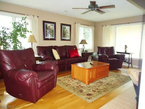 321 Hamilton Cir, Elyria, OH 44035 photo 13