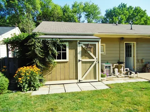 321 Hamilton Cir, Elyria, OH 44035 photo 25
