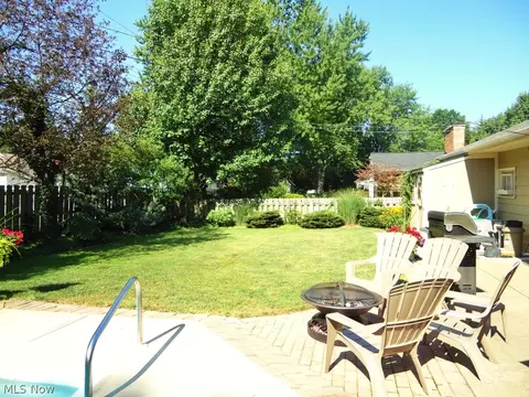 321 Hamilton Cir, Elyria, OH 44035 photo 24