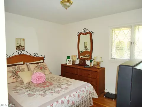 321 Hamilton Cir, Elyria, OH 44035 photo 17