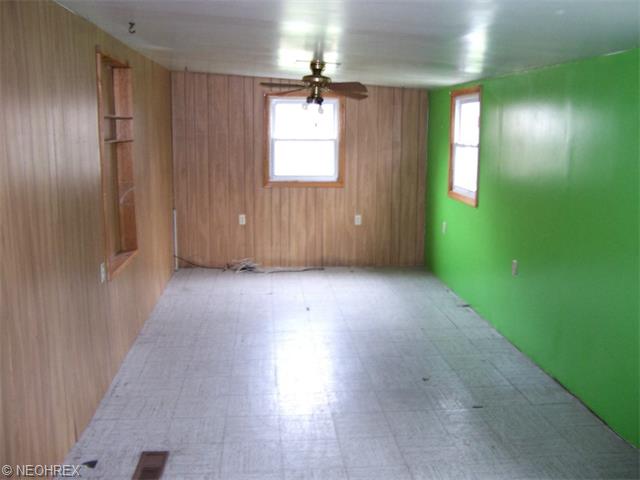250 E Main St, Madison, OH 44057 photo 6