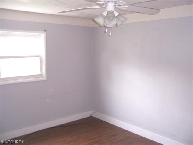 250 E Main St, Madison, OH 44057 photo 7