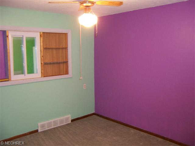 250 E Main St, Madison, OH 44057 photo 9