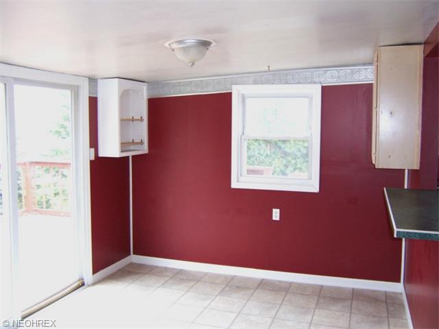 250 E Main St, Madison, OH 44057 photo 4