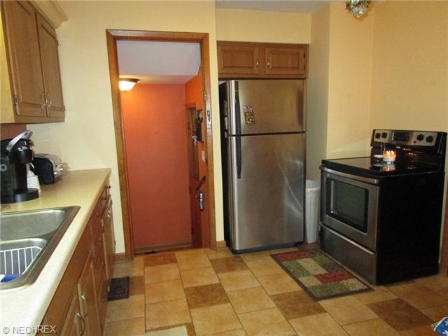 933 Ohio Ave, Ashtabula, OH 44004 photo 3