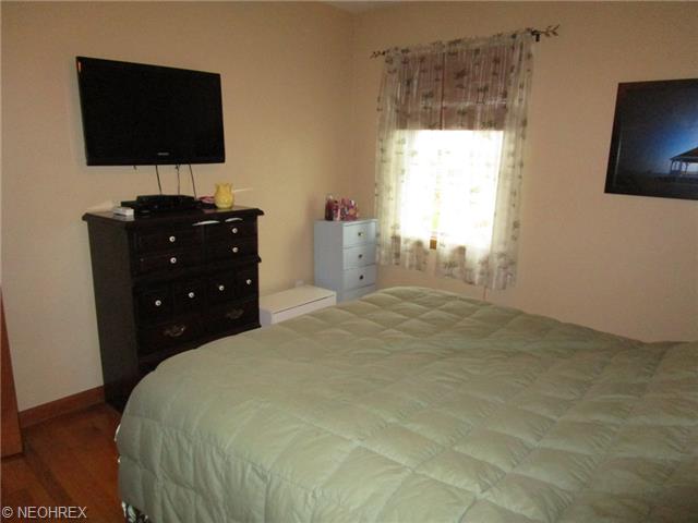 933 Ohio Ave, Ashtabula, OH 44004 photo 10