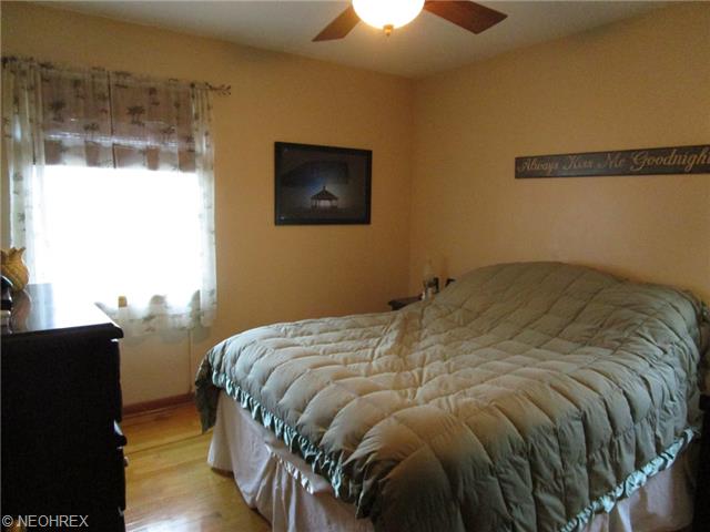 933 Ohio Ave, Ashtabula, OH 44004 photo 7