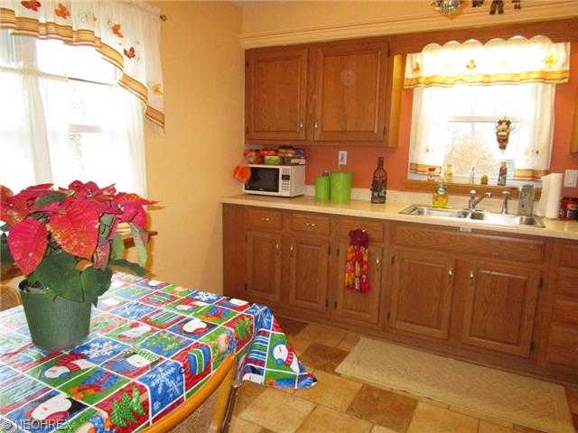 933 Ohio Ave, Ashtabula, OH 44004 photo 5