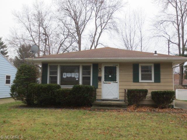 914 Kickapoo Ave, Akron, OH 44305 photo 1