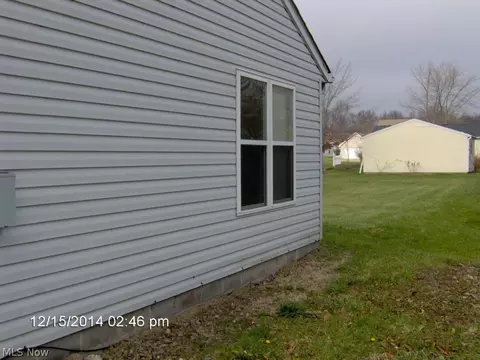 9941 Green Dr, Windham, OH 44288 photo 2