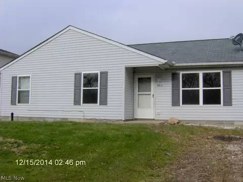 9941 Green Dr, Windham, OH 44288 photo 1