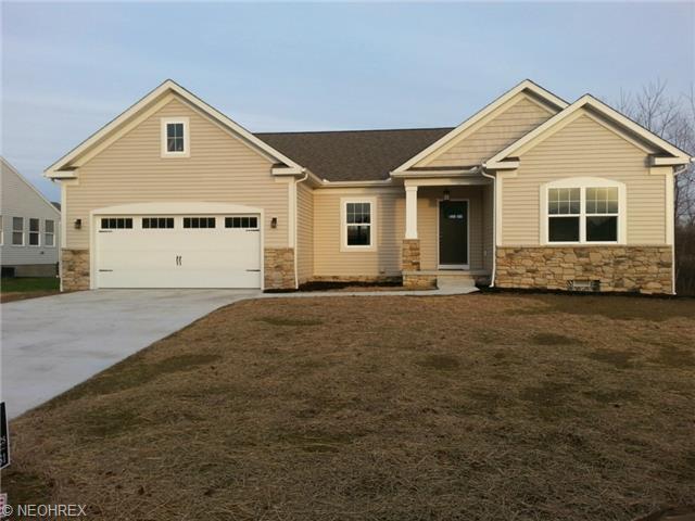 4654 Helmsworth Dr, Canton, OH 44714 photo 1