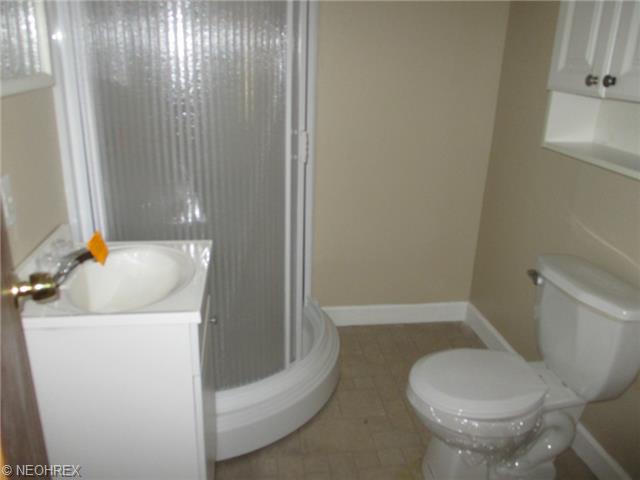 125 Cornelia Dr, Chardon, OH 44024 photo 6