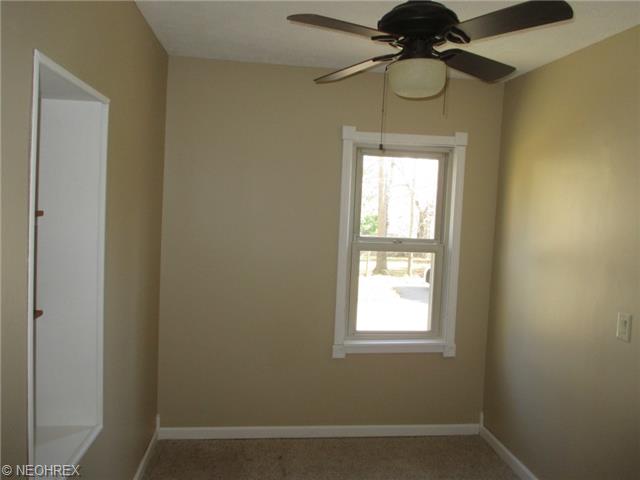 125 Cornelia Dr, Chardon, OH 44024 photo 5