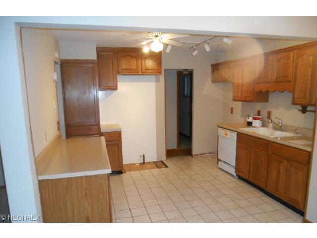9259 Boundary Ln, Parma, OH 44130 photo 3