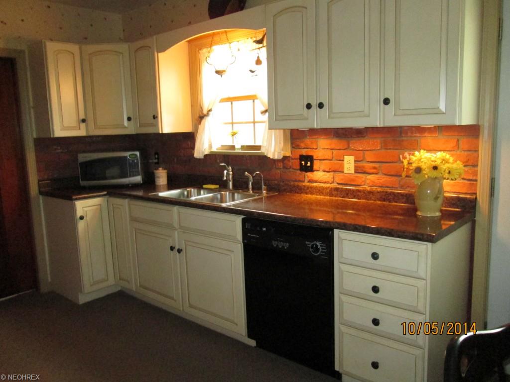 972 Valley Blvd, Elyria, OH 44035 photo 2