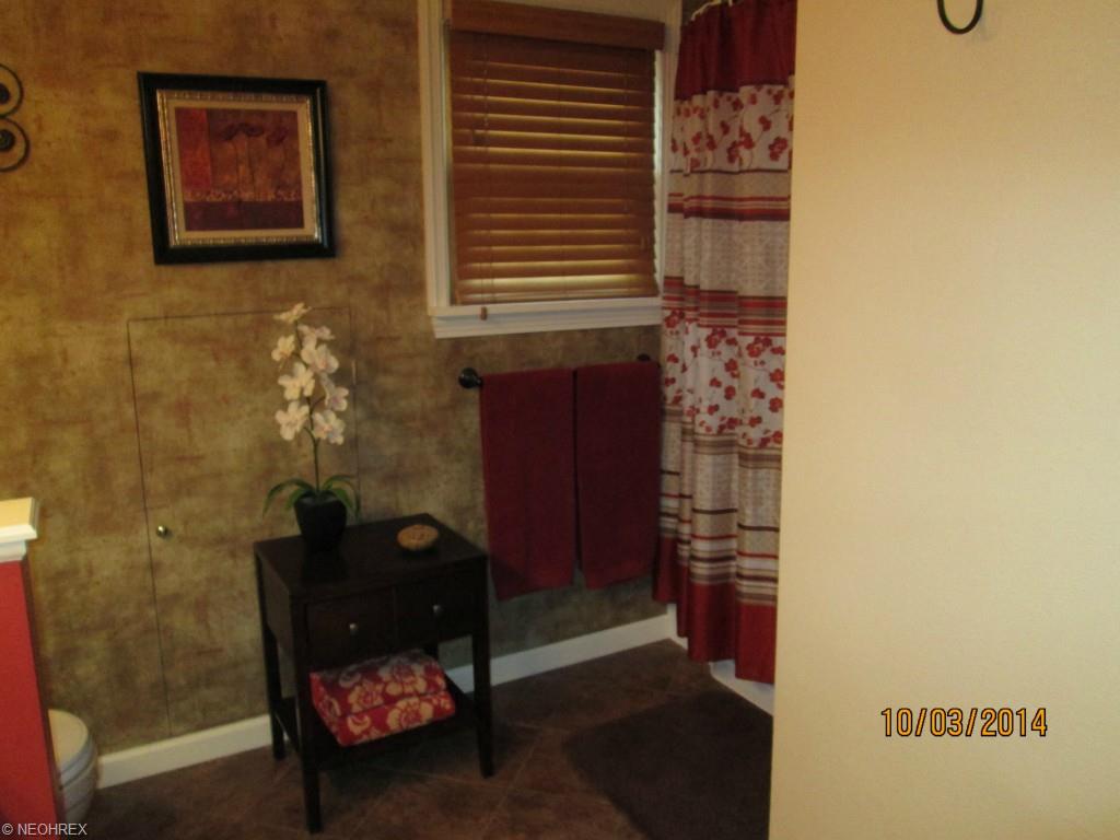 972 Valley Blvd, Elyria, OH 44035 photo 12