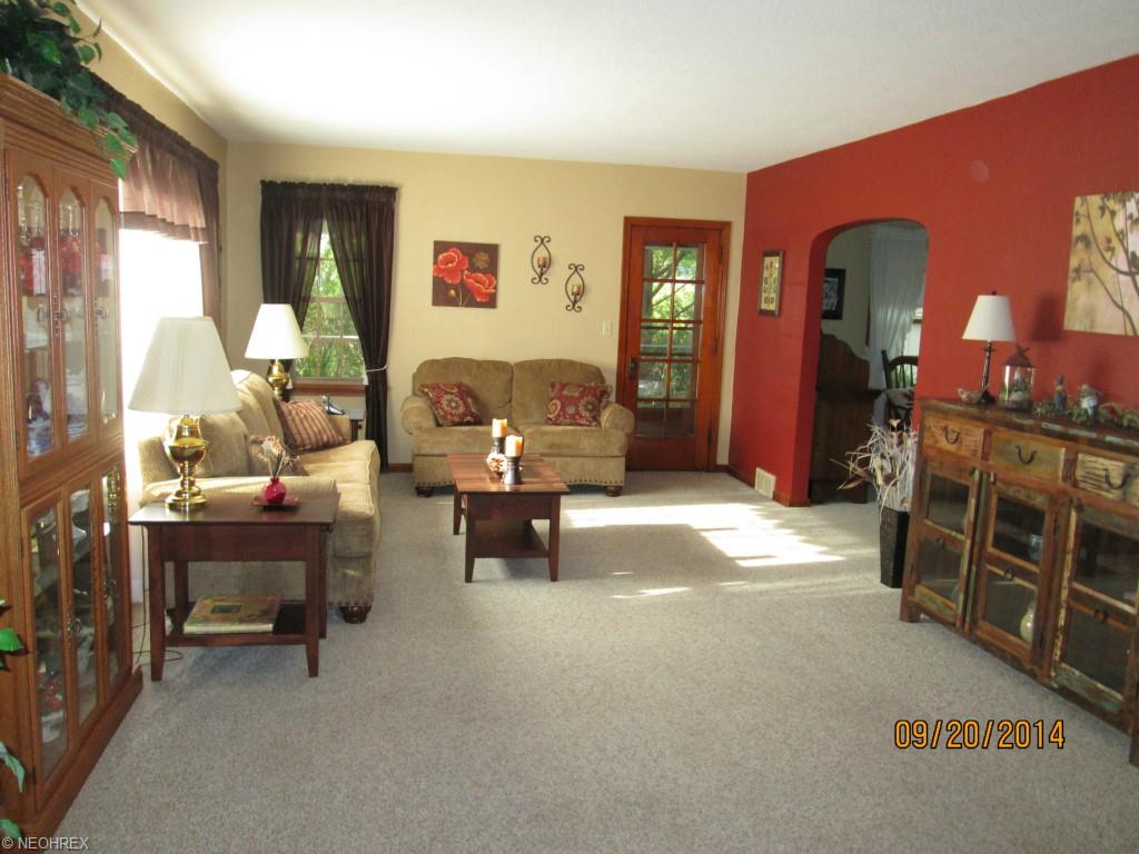 972 Valley Blvd, Elyria, OH 44035 photo 4