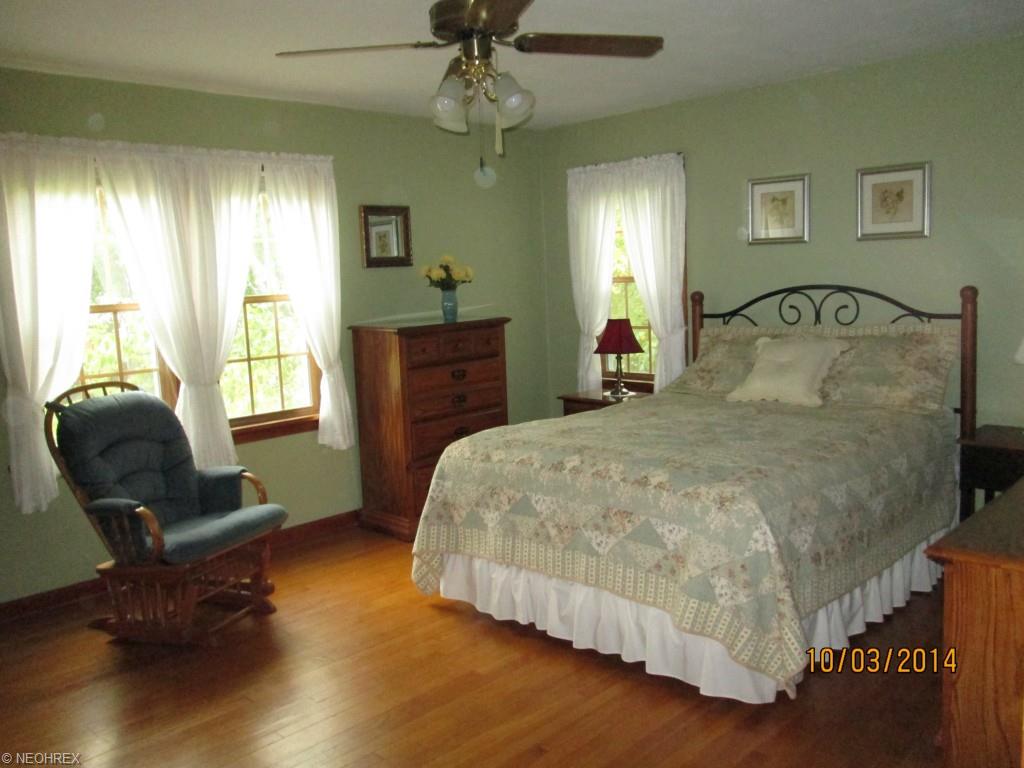 972 Valley Blvd, Elyria, OH 44035 photo 10