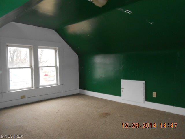 437 E Voris St, Akron, OH 44311 photo 9