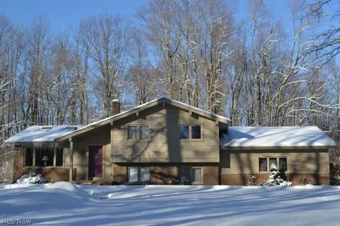 8684 E Craig Dr, Chagrin Falls, OH 44023 photo 1