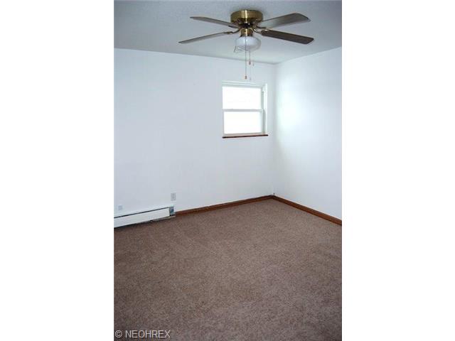 908 Delaware Ave, Elyria, OH 44035 photo 7