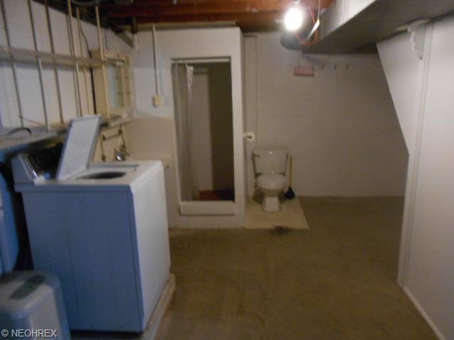 1702 Walnut St, Coshocton, OH 43812 photo 9