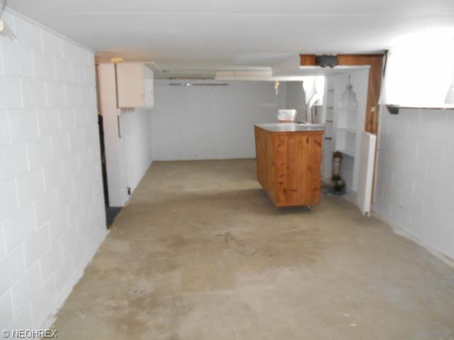1702 Walnut St, Coshocton, OH 43812 photo 8